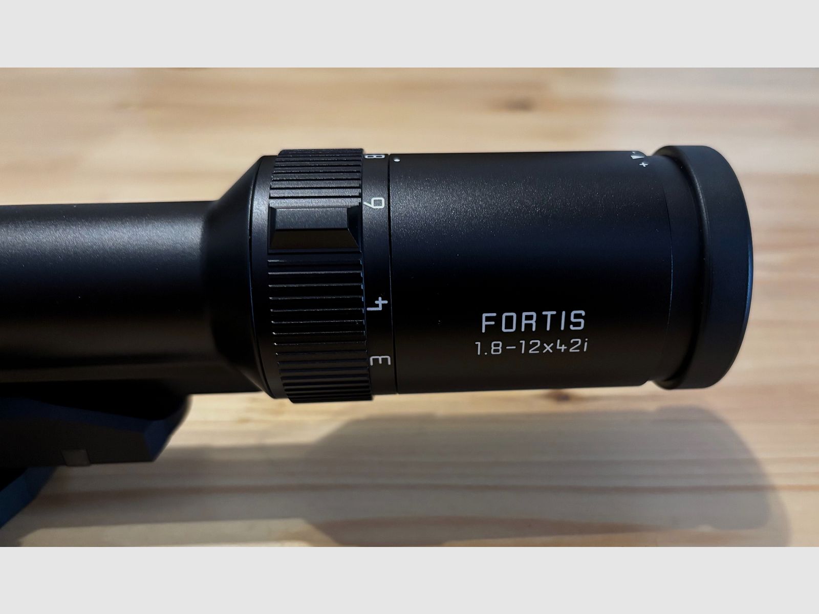 Leica Fortis 6 1,8-12x 42i inkl. Flip Cover