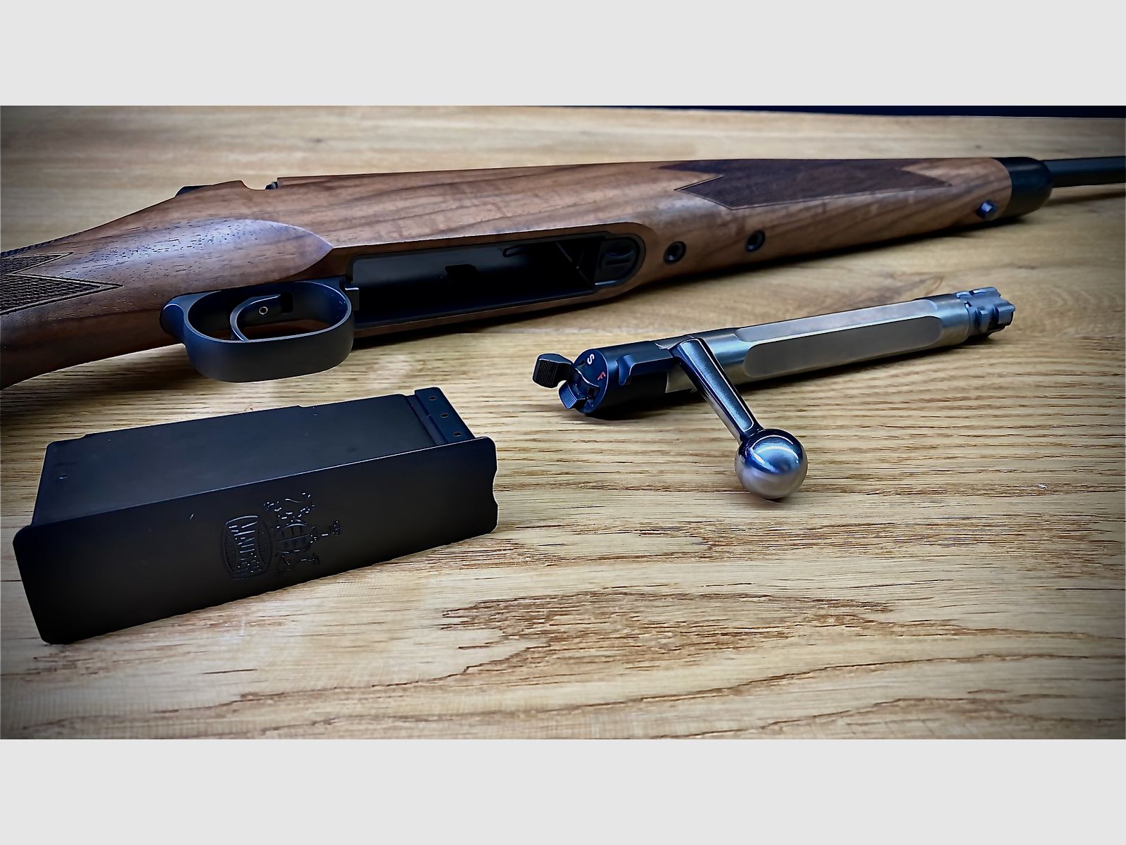 Mauser M03 / Kaliber .300 Win. Mag. / 56cm LL / M15x1 / Schaftholz Klasse 6 NUR 1X VERFÜGBAR