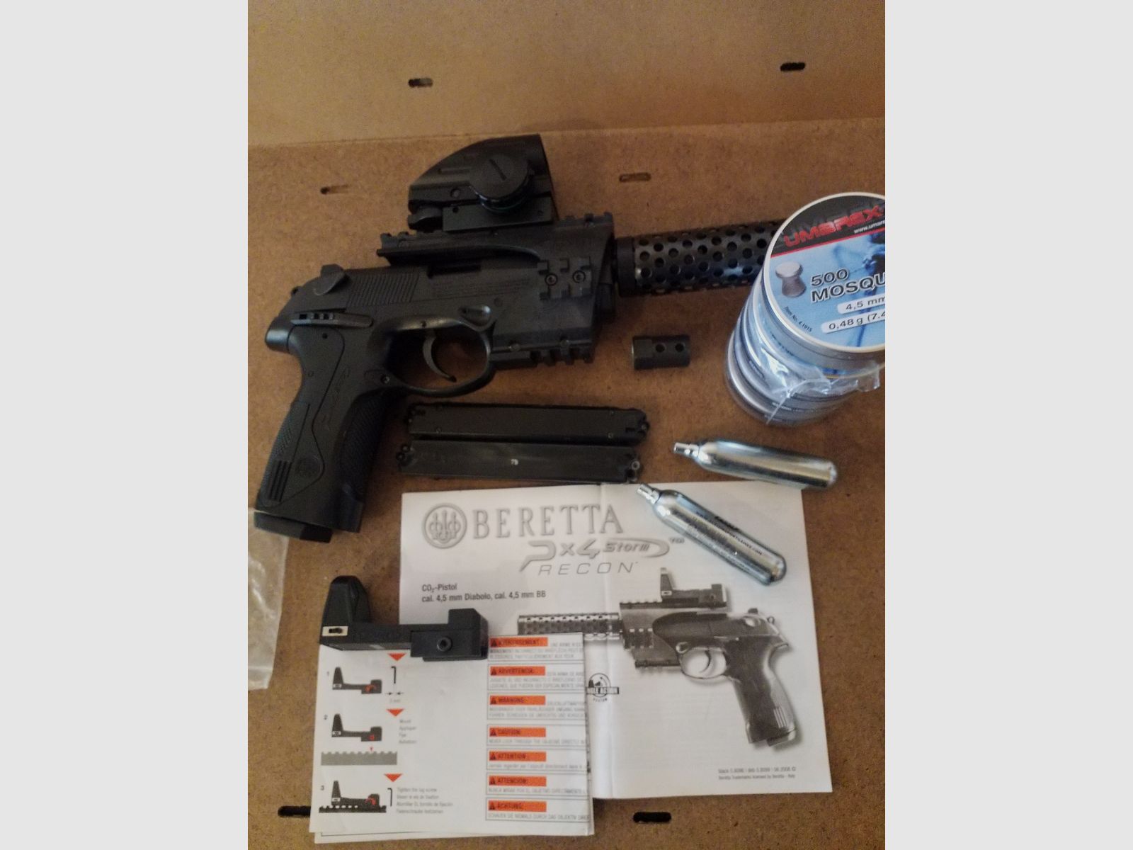 Vends Beretta PX 4 Storm 4,5mm CO2 140 m/s Diablo avec 2 chargeurs et munitions