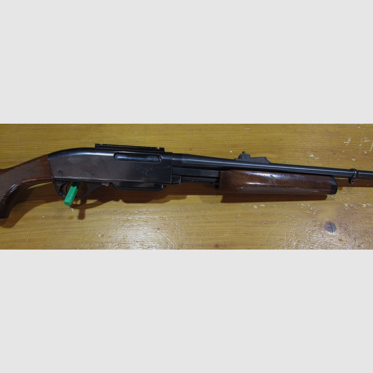 Vorderschaftowa karabina drewniana REMINGTON 7600 kal. 35 Whelen lufa 47 cm używana, zdjęcie 3 z 7