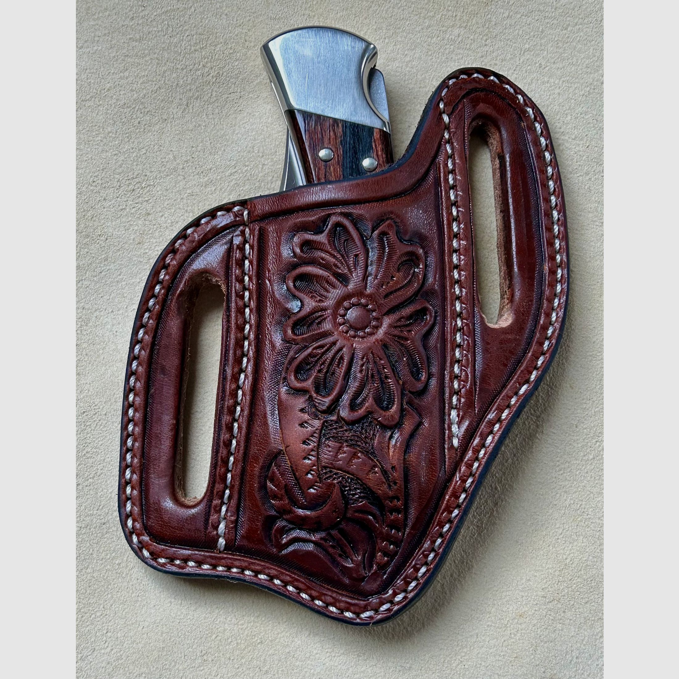 Pancake Messerholster mit floraler Verschneidung für Buck Modell 110, 112