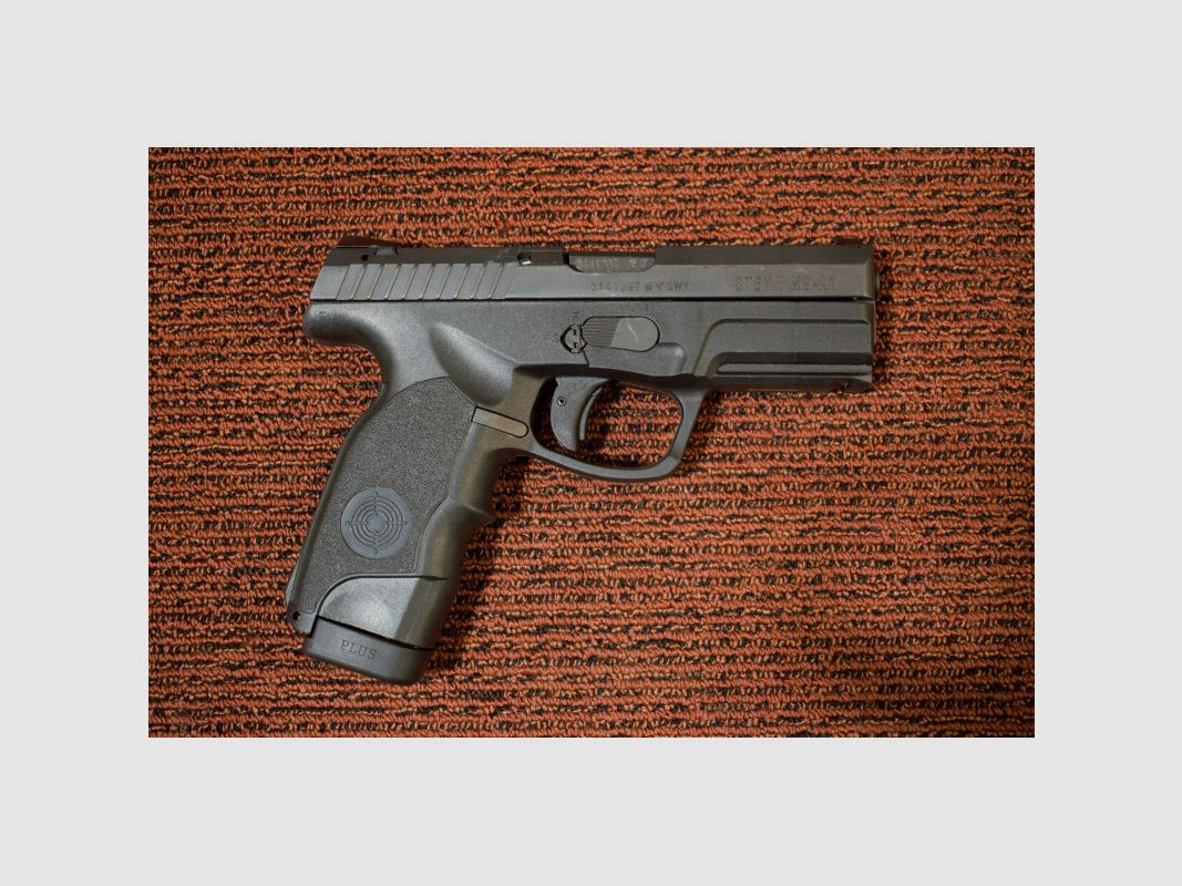 Pistole Steyr-Mannlicher M9A1 - Kal. 9x19 - 4 MAGAZINE - GEBRAUCHT, Bild 2 von 2