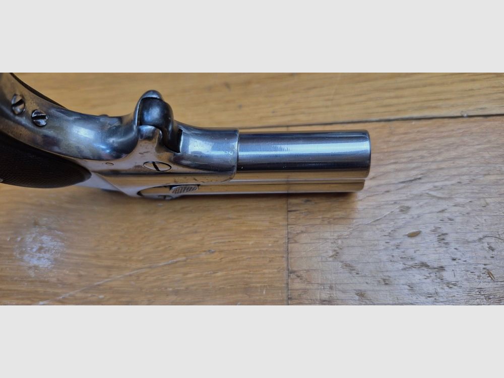 Ikonische Doppel-Derringer Pistole Remington M95 – Kal. 41 Randfeuerpatrone .41RF – selten und gesucht Typ I spät – Die Waffe der Saloons von 1870/1880! – Sehr schöne originale vernickelte Oberfläche – Ausgezeichneter mechanischer Zustand – Gute Läufe – Perfekte Auswurf – Griffschalen aus Ebonit in sehr gutem Zustand – Nur 14.000 Exemplare! – Ein „Joker“ im Ärmel eines Asses in ausgezeichnetem Zustand – TBE+/TBE++, Bild 9 von 22