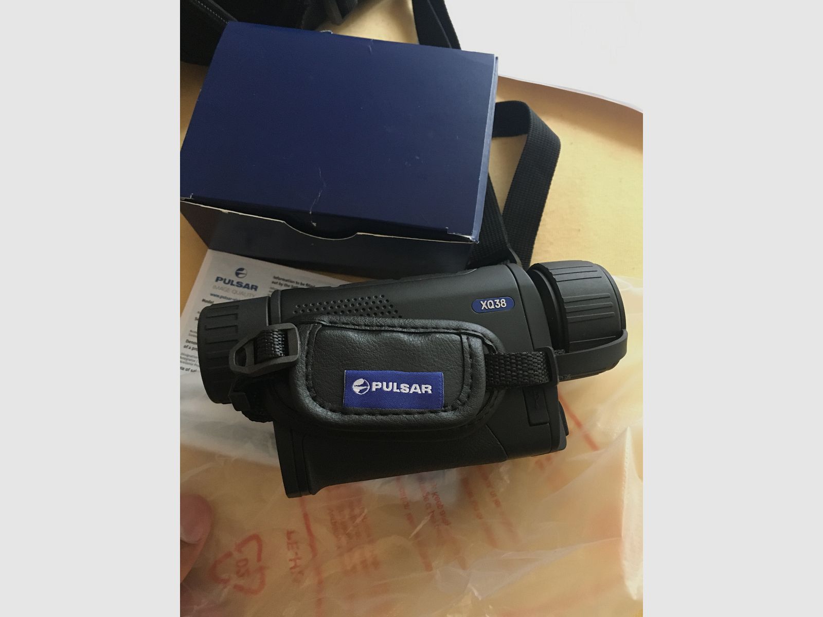 Pulsar: Axion LRF xq38 mit Jagdsportwärmebildgerät mit Entfernungsmesser // Im trockenen Schrank gelagert, noch nicht gebraucht, '25 vom Hersteller generalüberholt und geprüft