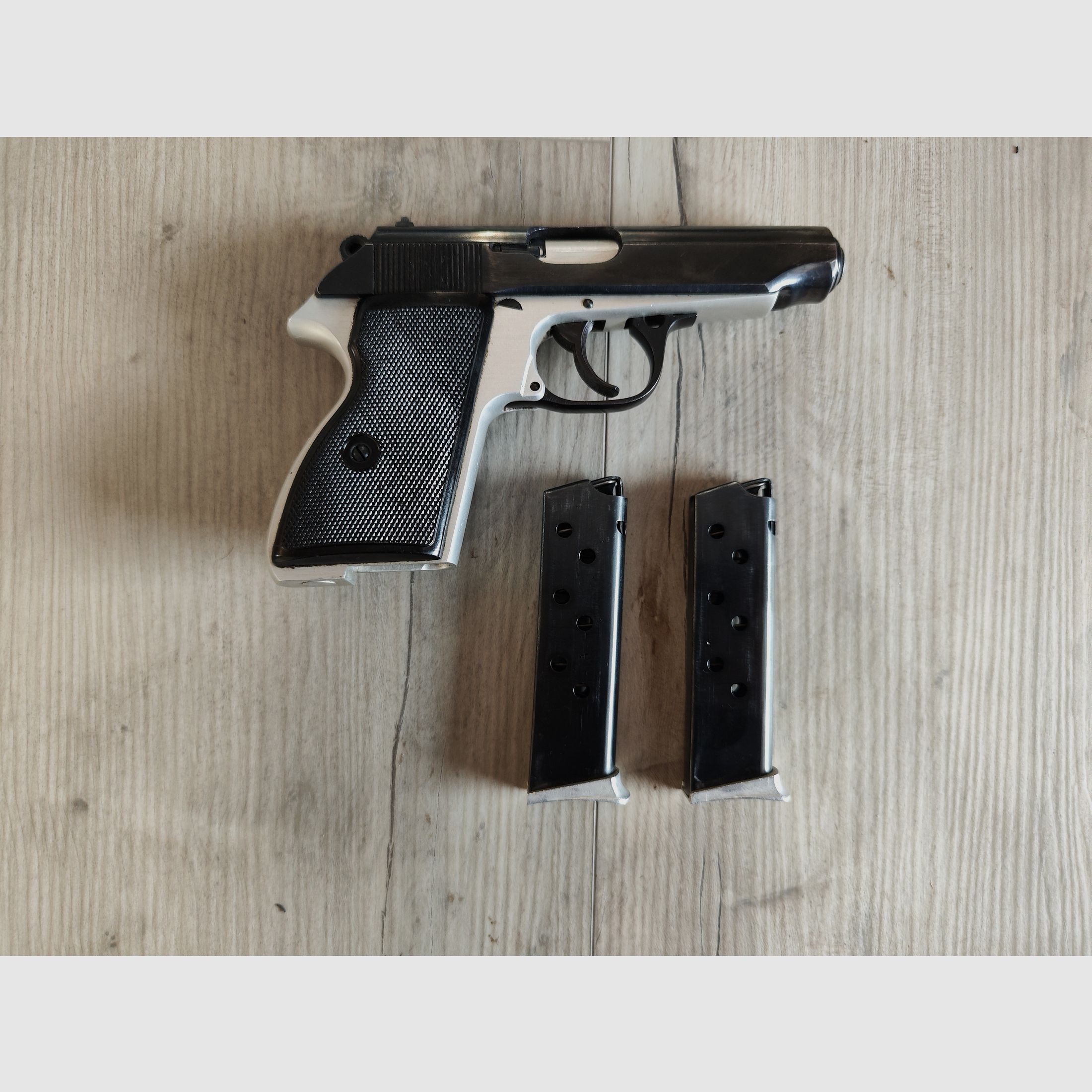 Complete offer of weapons and ammunition due to hunting termination