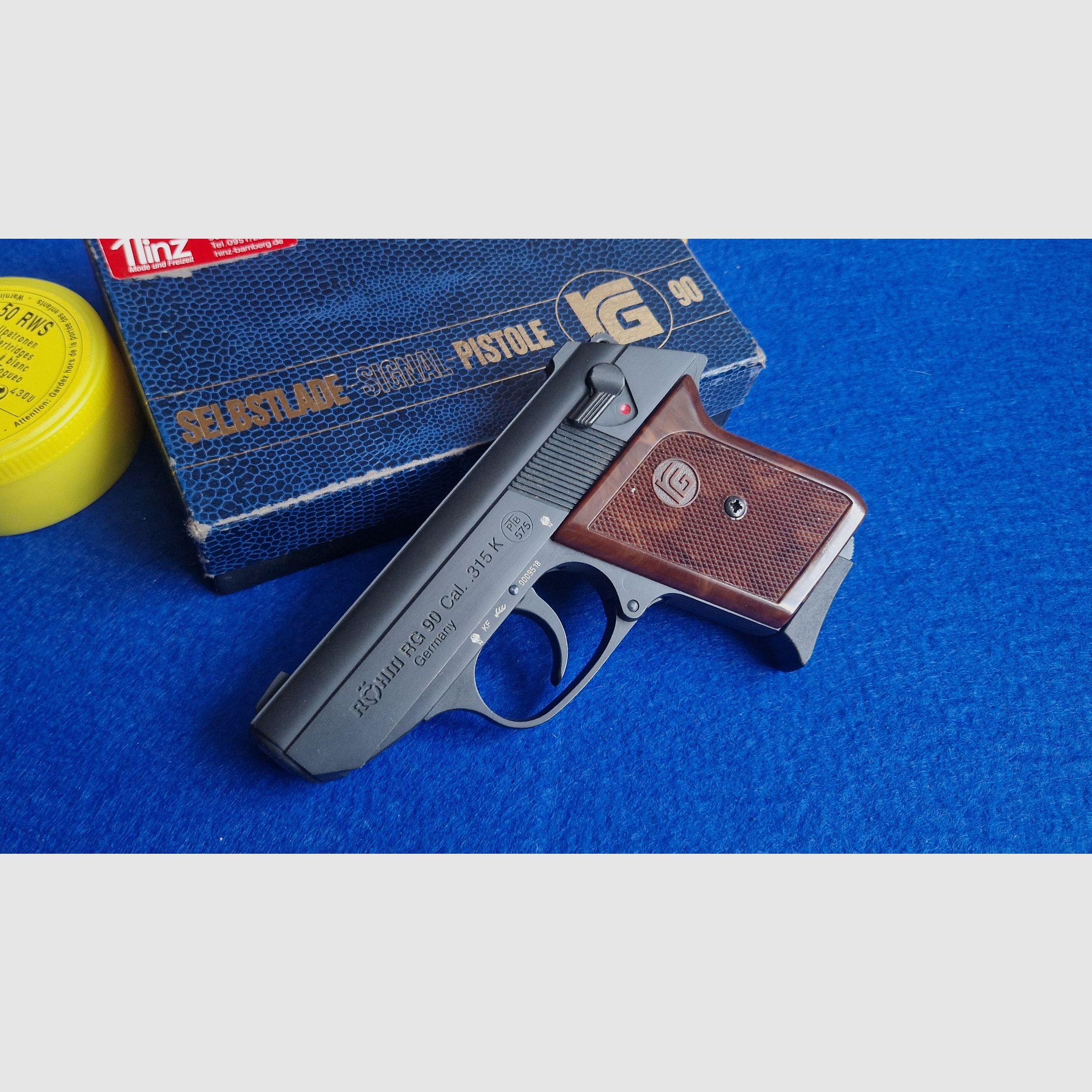 Röhm RG 90 pistol in caliber .315k with a can of blank cartridges ammunition starting shot New Year's Eve