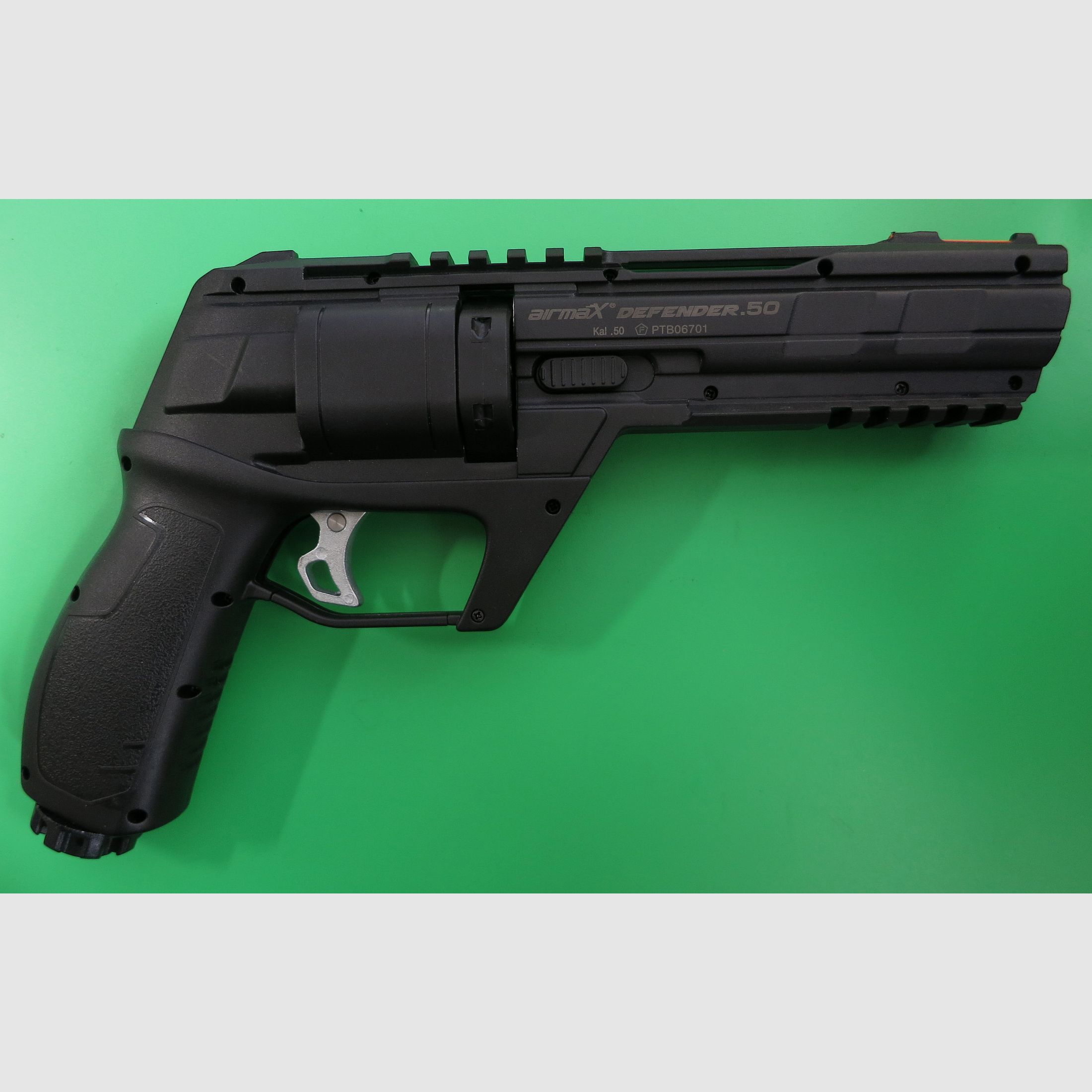 Home Defense Revolver, AirmaX Defender Co2-Revolver, Kal .50 Defense Training Marker  #21