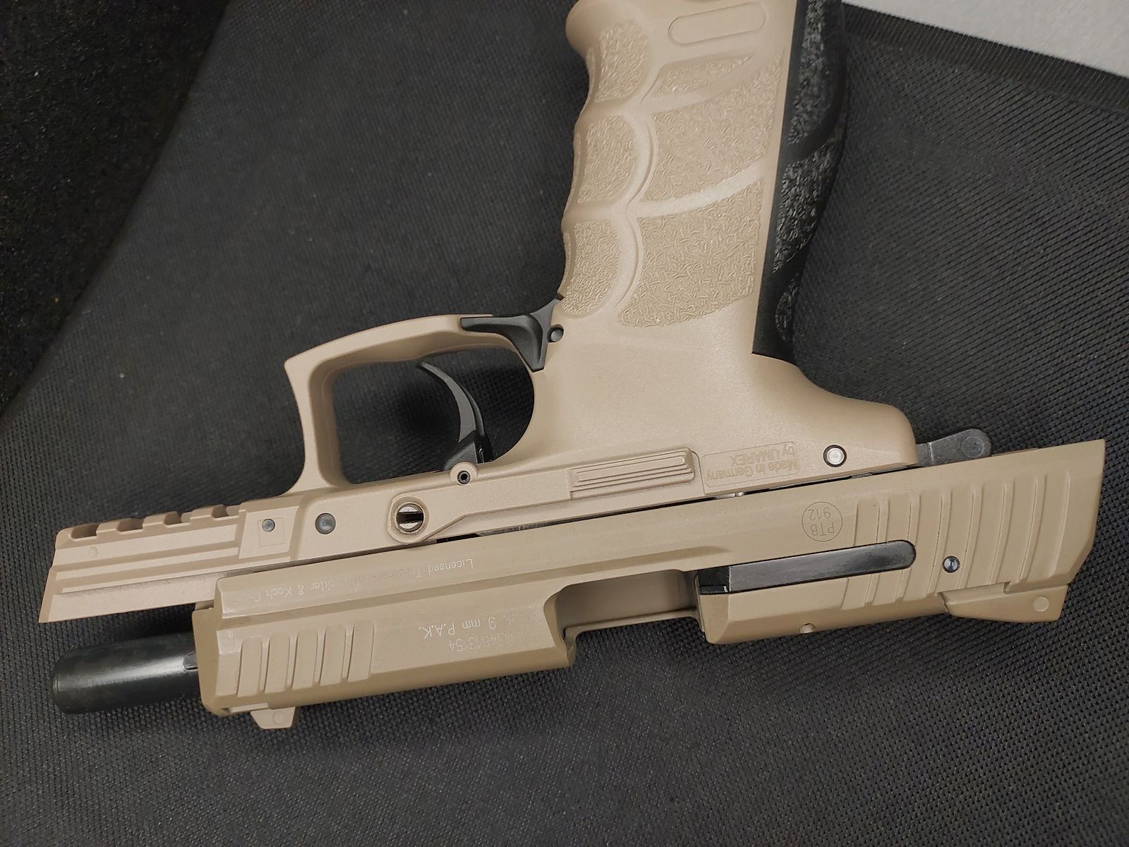 Heckler & Koch P30 Schreckschuss-pistool 9 mm P.A.K. TAN / FDE (PTB 912)