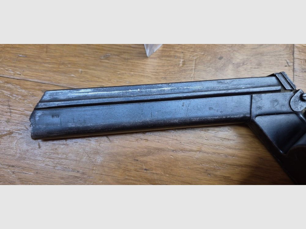Rarität Trommelmagazin, auch bekannt als „Schneckenmagazin“ (in Burgund!) oder „T.M“ für Luger P08 – Ursprüngliche Kapazität 32 Schuss auf 20 Schuss reduziert im Kal. 9 x19 – Rarität AEG – Nur 70.000 Exemplare – Sehr guter ästhetischer und mechanischer Zustand – Stück von größter Seltenheit – Kategorie B – TBE++, Bild 15 von 22