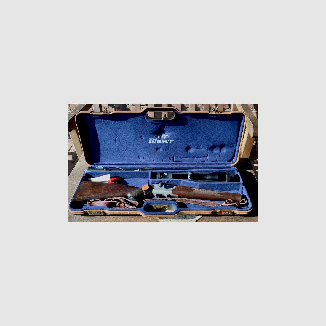 Blaser R93 Repetierbüchse Kaliber 30.06 Drückjagdvisierung ZF Zeiss Diavari VM 3-12 * 56 LA44 Schrankwaffe