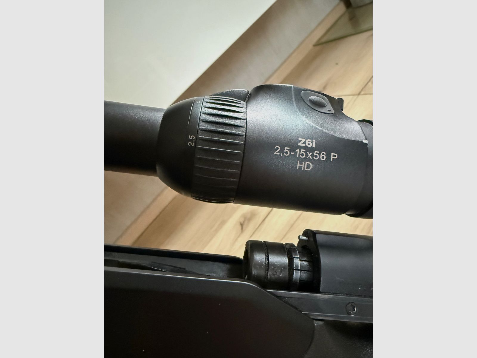 Blaser R8 mit Swarovski Z6i 2,5-15x56 und Roedale Schalldämpfer