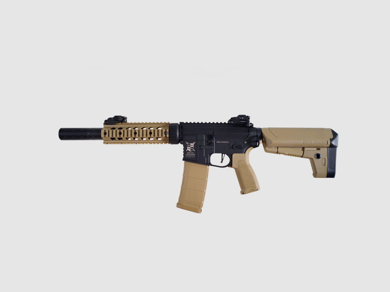 AR15 SilentOps 7 pulgadas CHARLIE Tan/Negro S-AEG Rifle Airsoft Libre a partir de 18 Años | Delta Armory