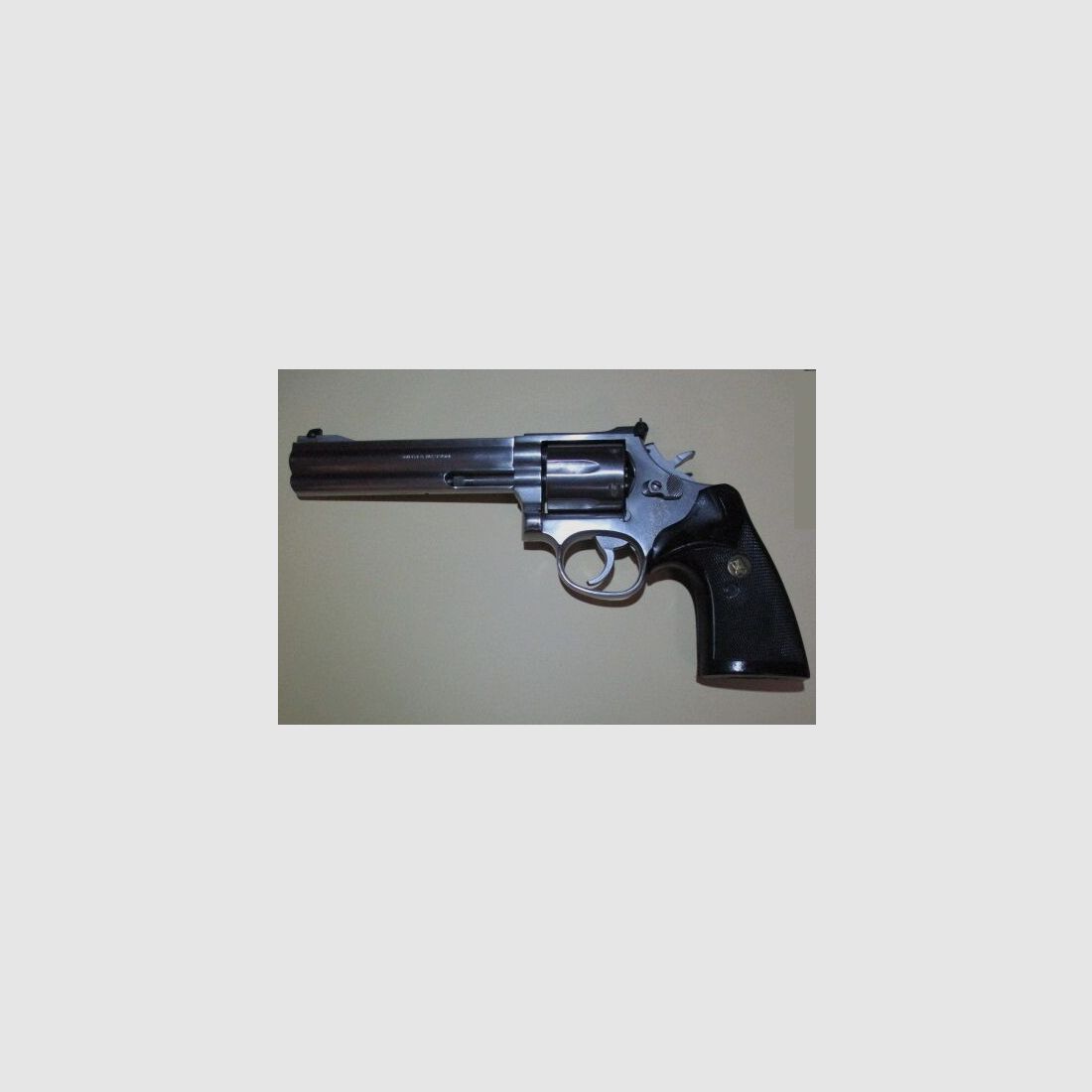 Revolver Smith & Wesson Mod. 686-3 6 Zoll mit Pachmayr Griff 686-3, Bild 2 von 2