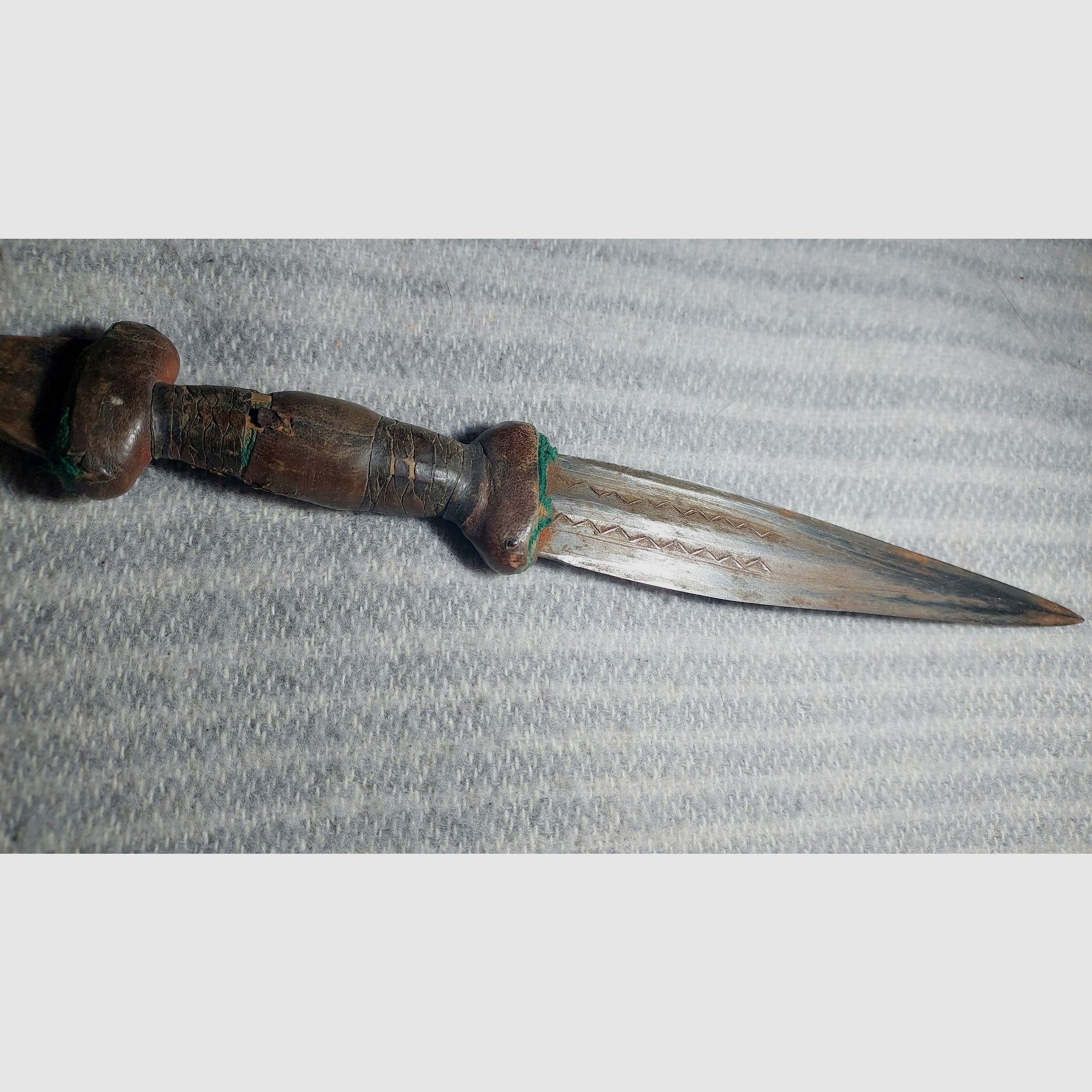 Historischer afrikanischer Dolch – ethnografisches Sammlerstück