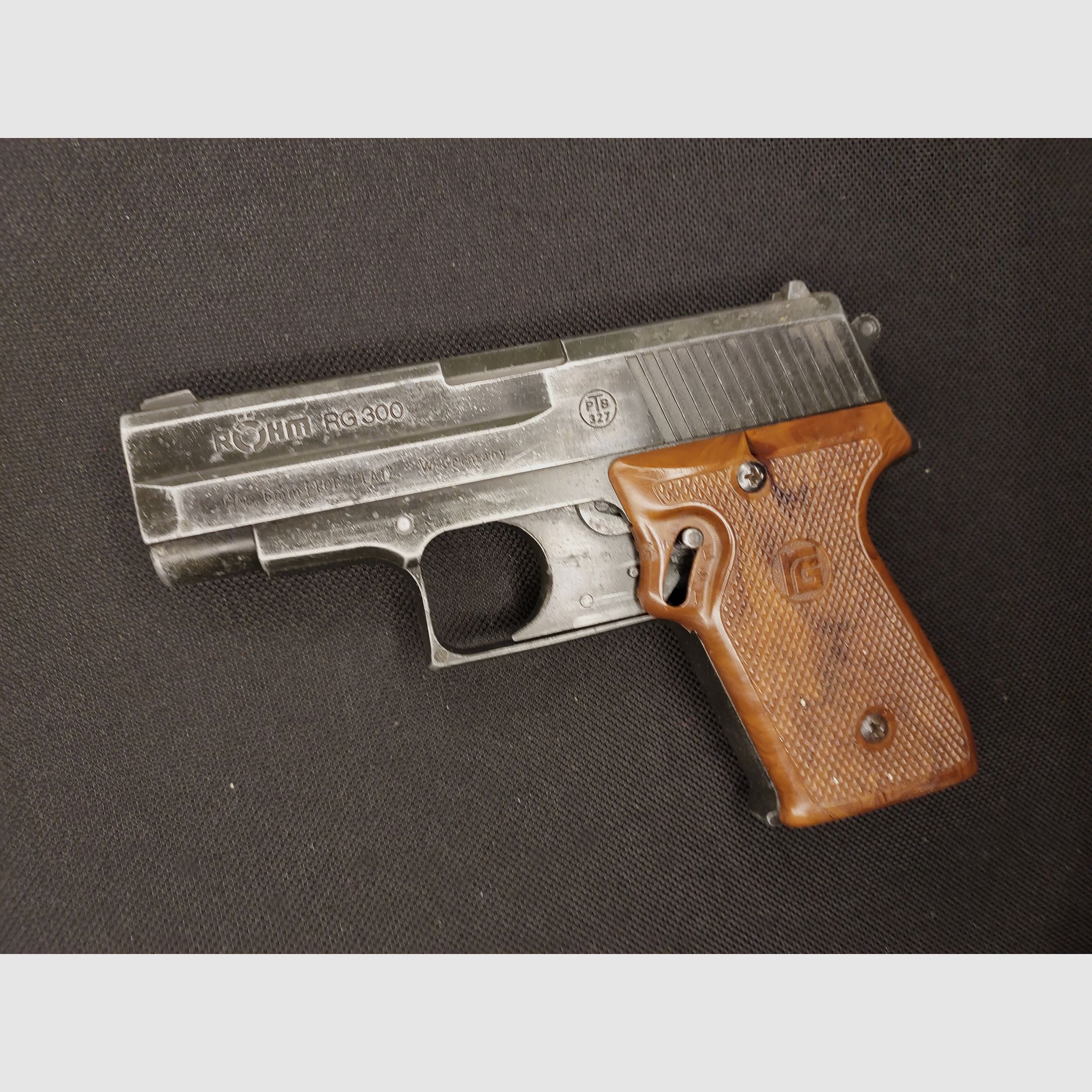 Röhm RG300 (RG 300) Schreckschuss Pistole Kal. 6mm Flobert (PTB 327)