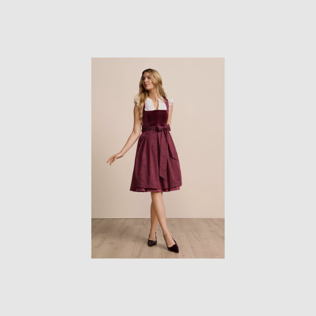 Krüger D-Dirndl Oleanna Terciopelo 60cm | baya, imagen 1 de 8