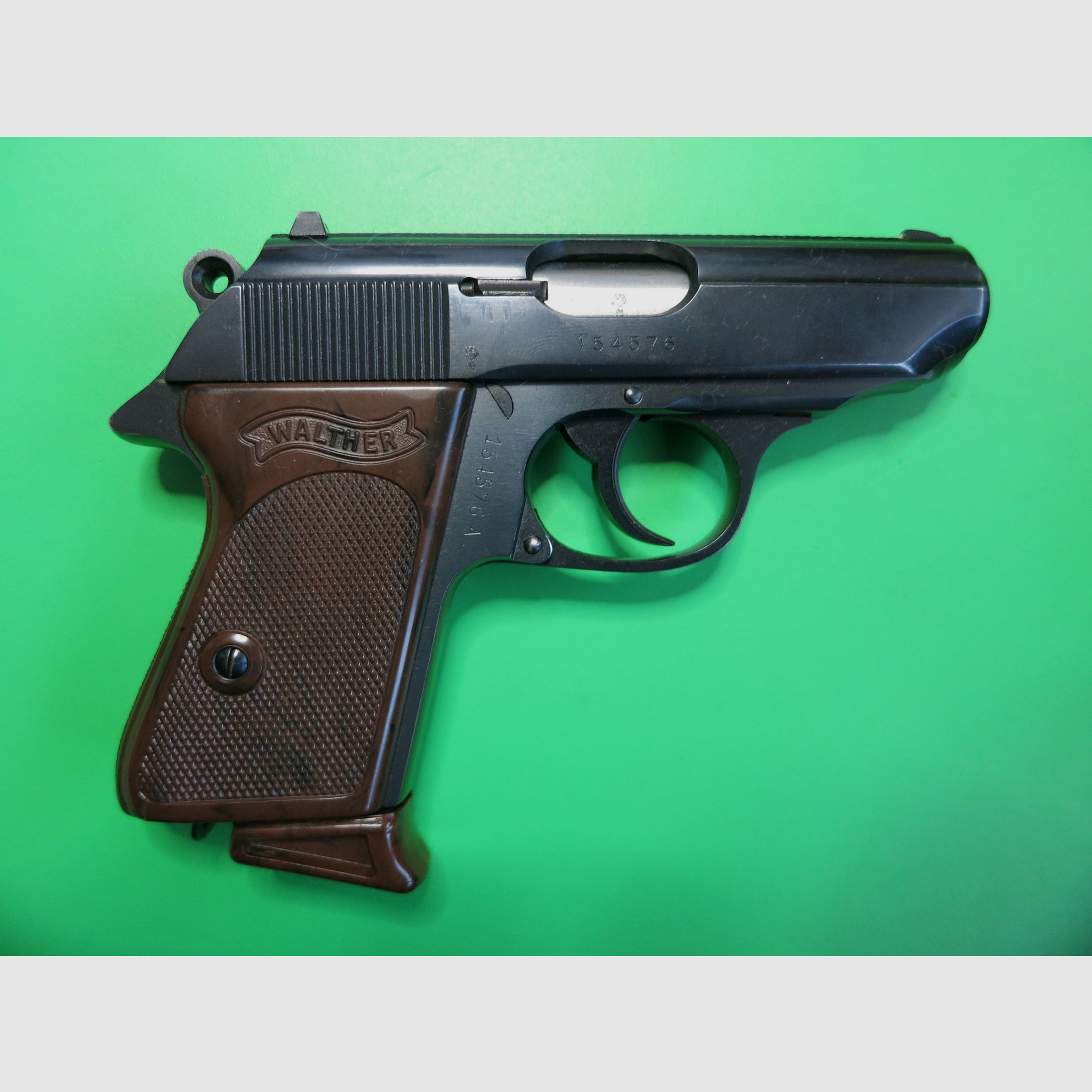Halbautomatische Pistole, Walther PPK, Kal. 9 mm Kurz, braune Griffschalen       #74