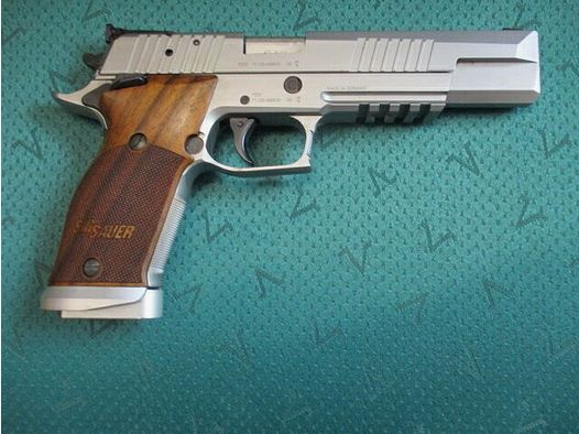 Pistole SIG Sauer X Six aus deutscher Produktion .45 Auto X SIX