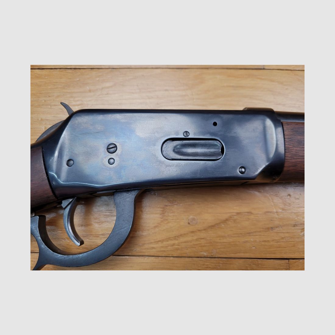 Muy bonita Winchester modelo 1894 – Calibre 44-40 – Arma Made in USA de 1977 – Capacidad 10+1 – Acabado en bronce y nogal – Excelente estado mecánico y estético, imagen 5 de 27
