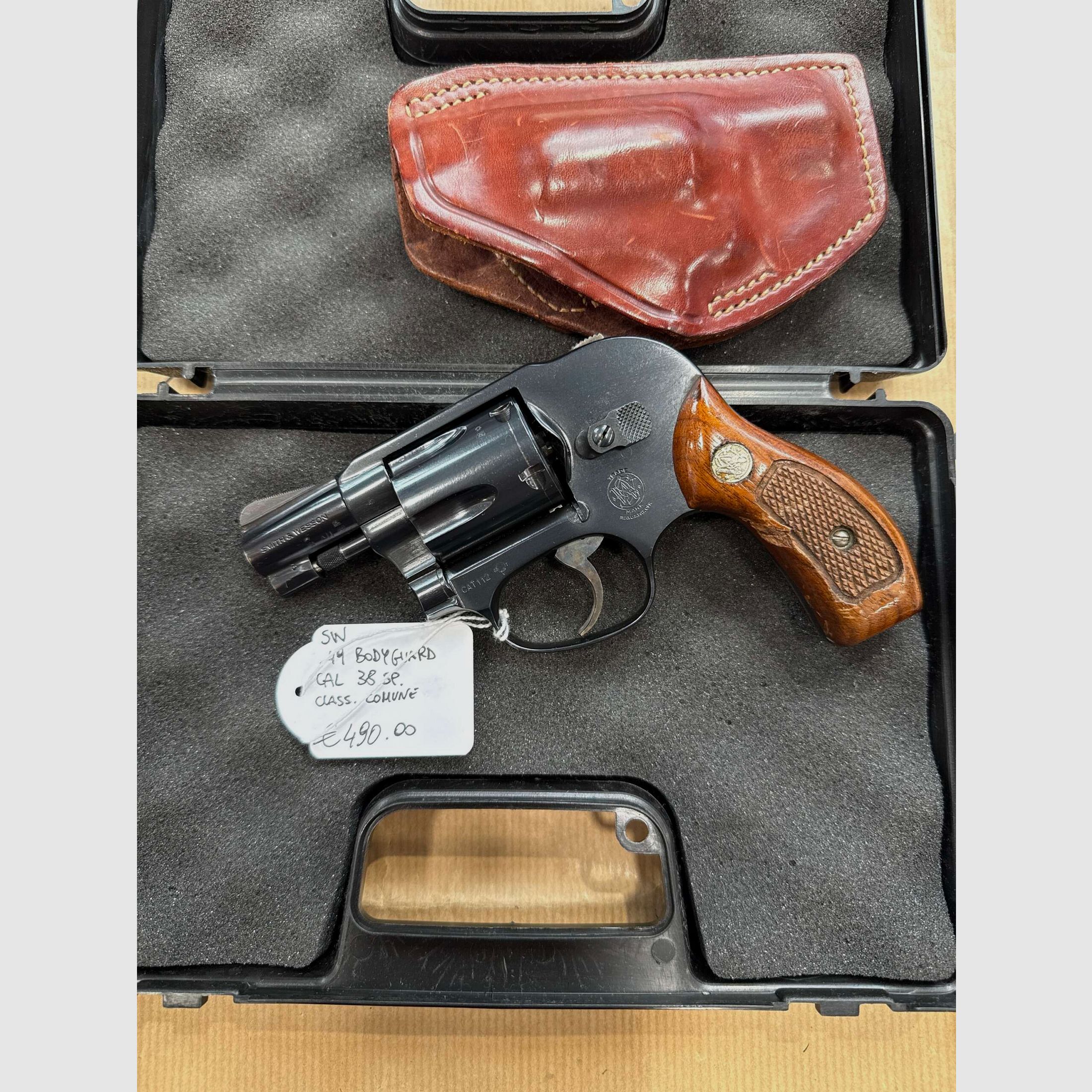 Smith & Wesson 49 Bodyguard, image 1 sur 2