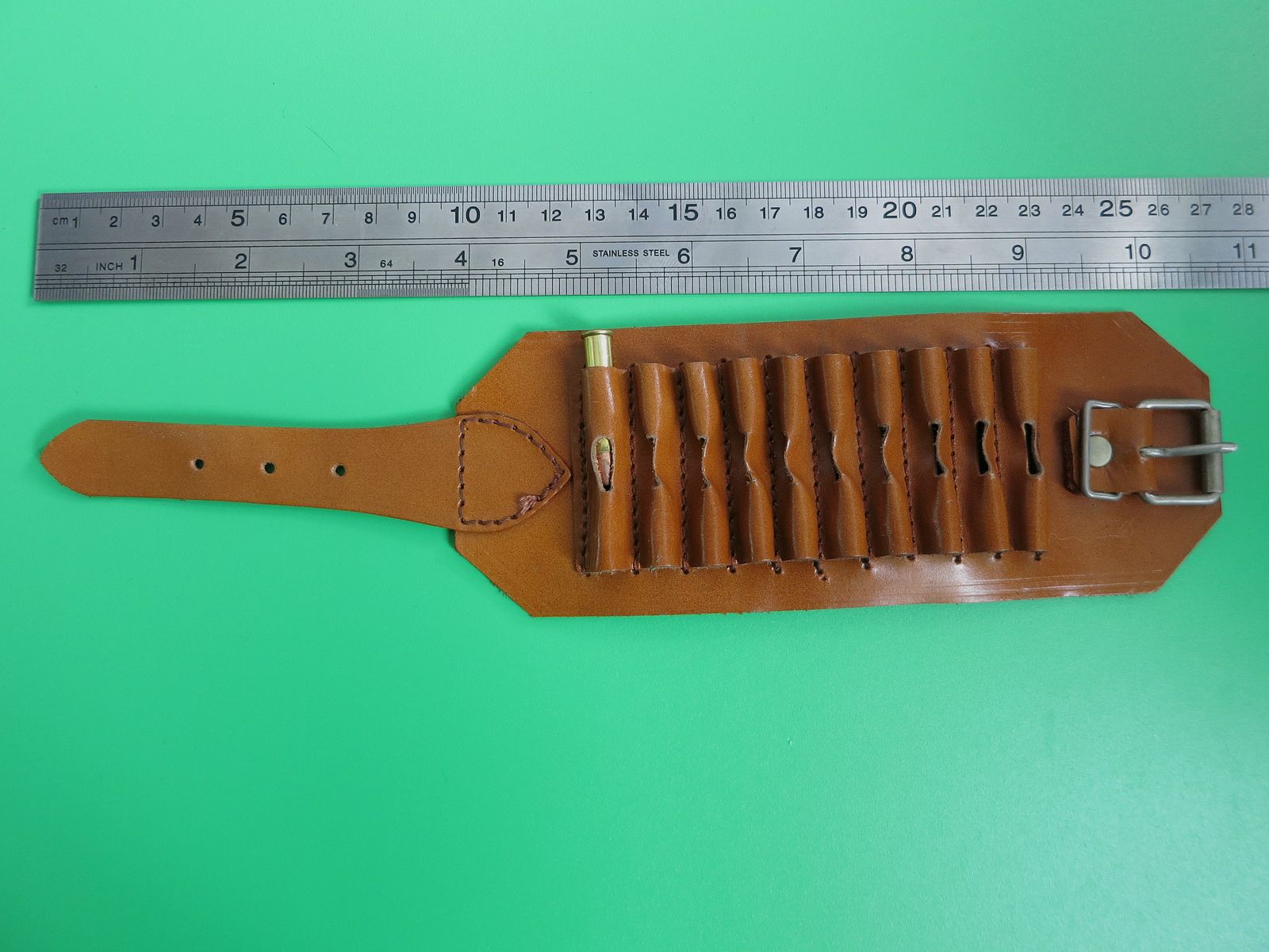 Patronenhalter, Handgelenkband, Armband für 22 WMR Büchsenpatronen und Ähnliche