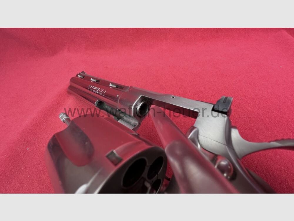 Colt Python ze stali nierdzewnej