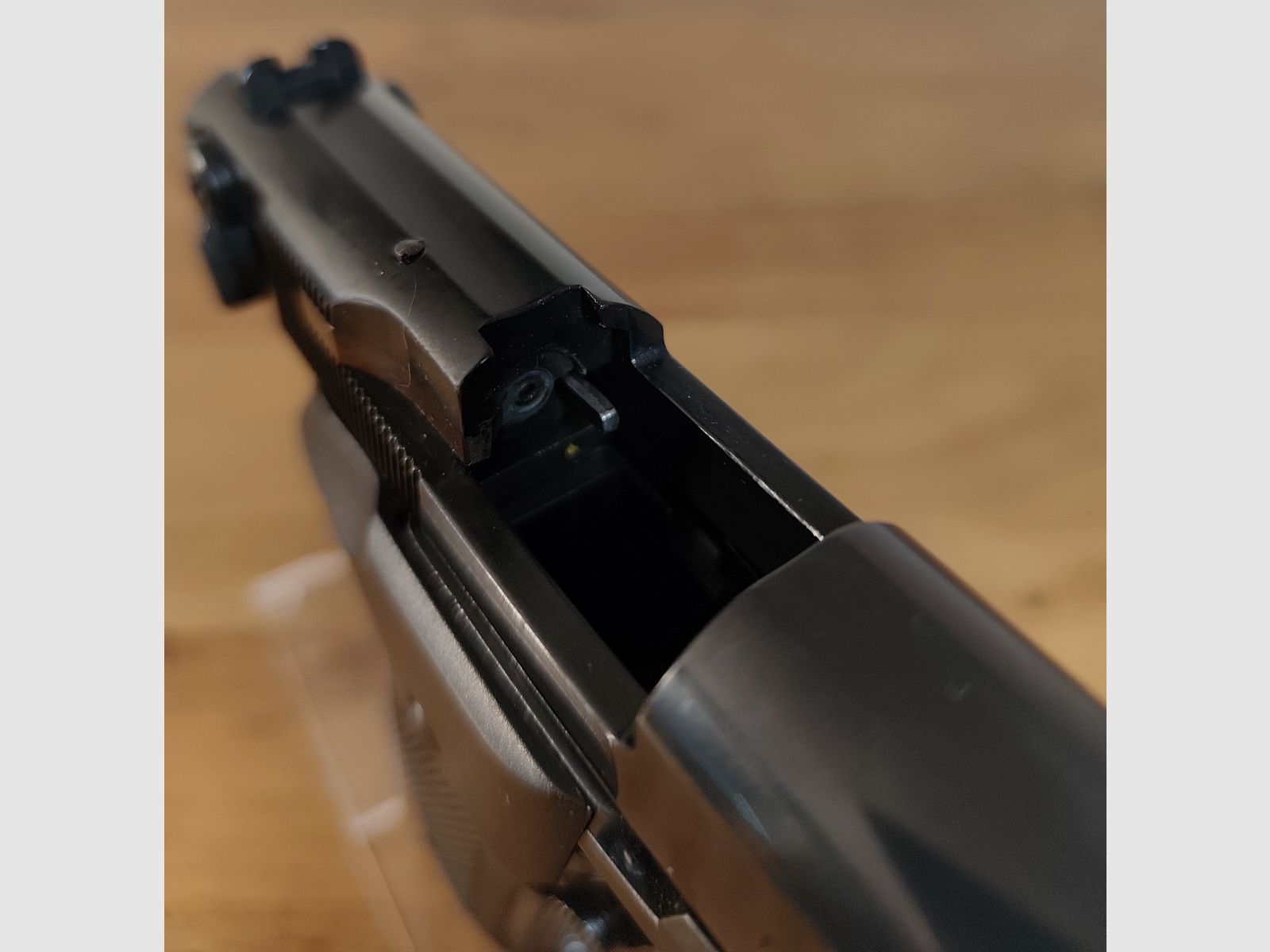 Walther P 88 Compact stary model złoty napis PTB 764 czarny z amunicją