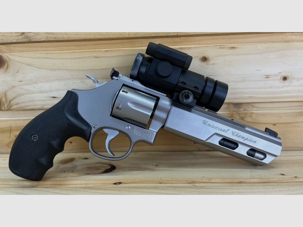 Smith & Wesson .357Mag Mod. 686-6 Universal Champion mit Aimpoint Comp .357Mag