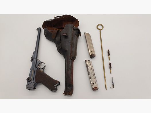 Halbautomatische Pistole DWM P08 1915 Artillerie, Ari, Kal. 9mmLuger, *inkl. Holster "MARS" Berlin 1915*