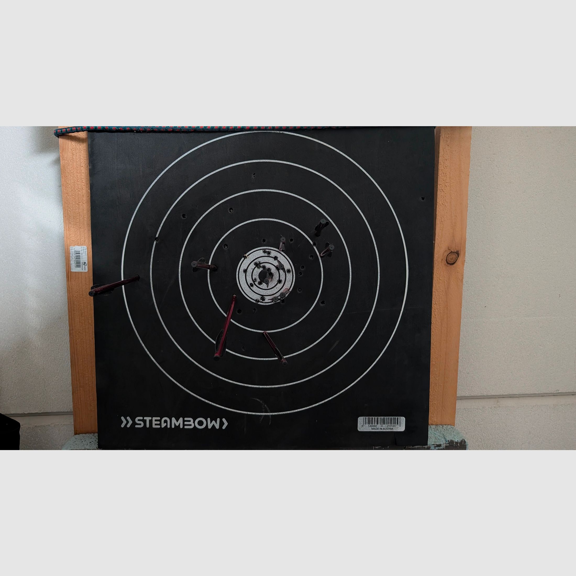 EK Archery Vlad 8-Schuss-Pistolenarmbrust mit Zubehör