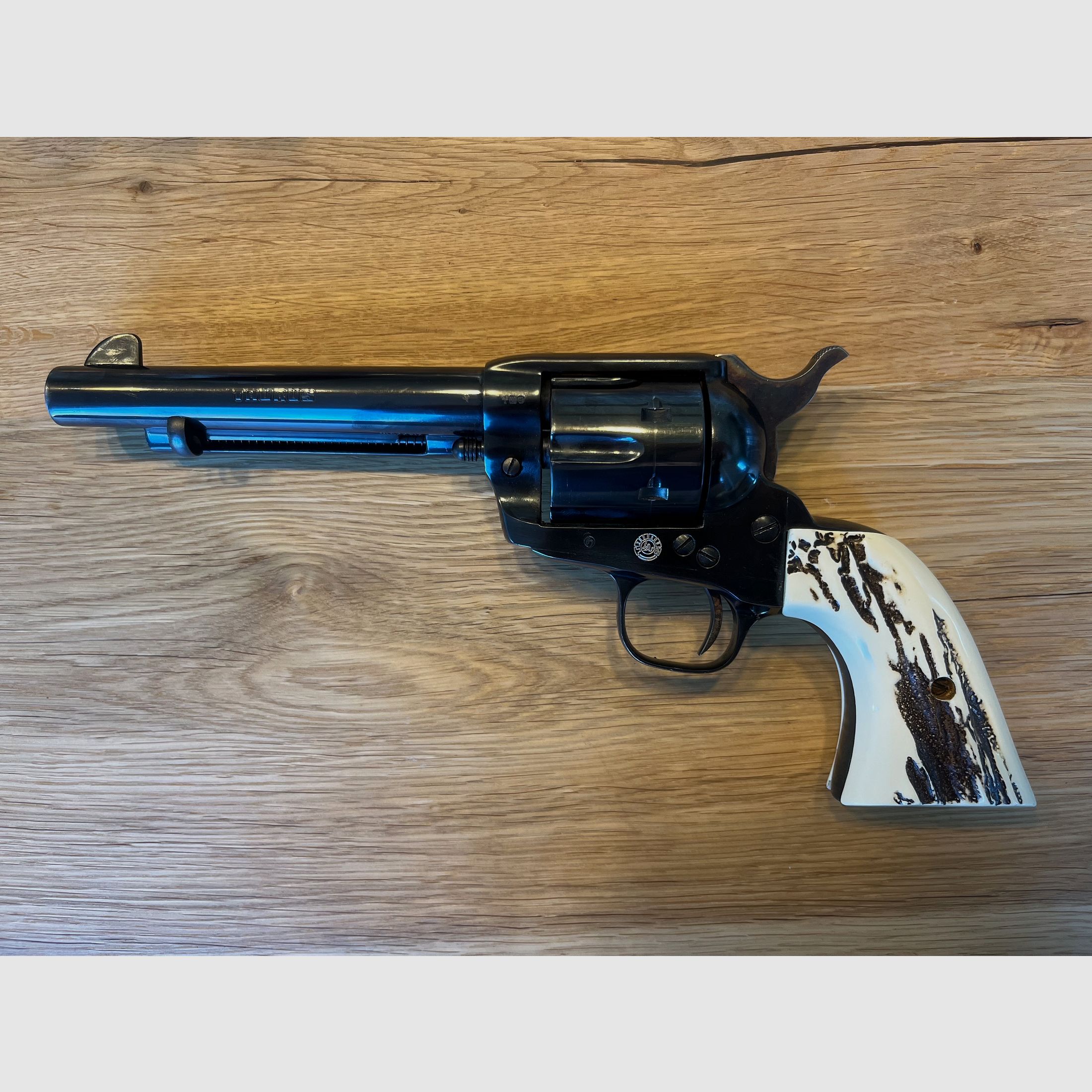 SAA Revolver Taurus Gaucho .45 LC