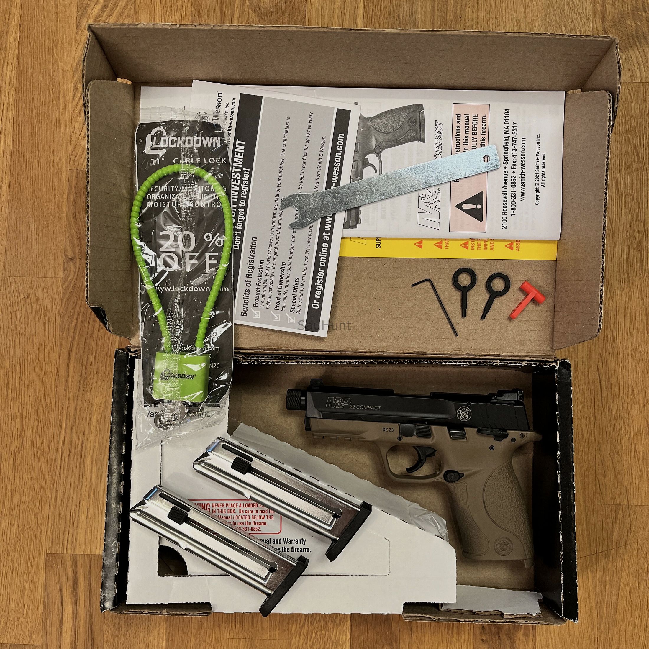 Pistole Smith & Wesson S&W Pistole Mod. M&P 22 Compact FDE-Griffstück mit Z Kaliber .22lr (Long Rifle) mit Zubehör