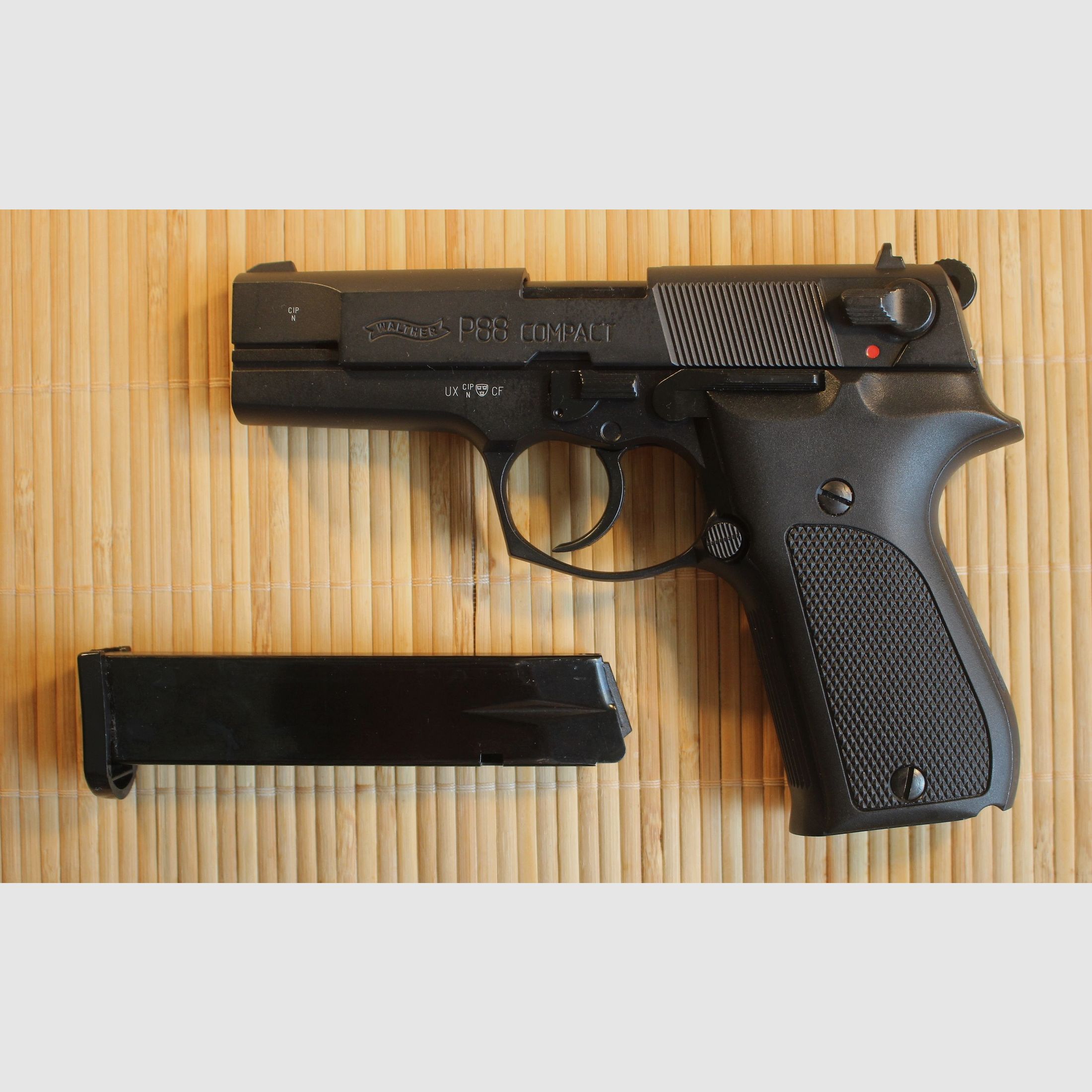 Walther P88 pistolet alarmowy Kaliber P.A.K. 9mm Brüniert