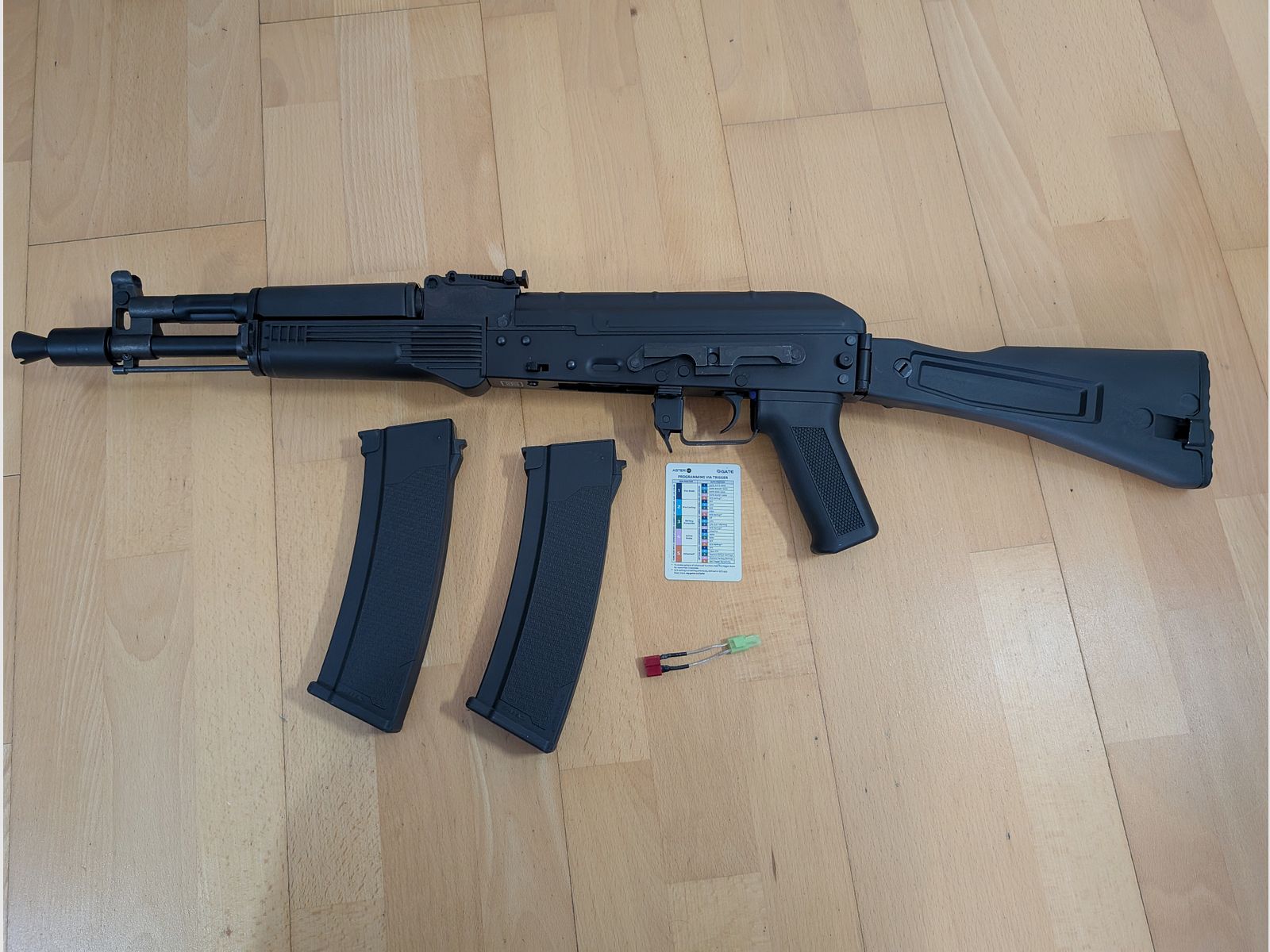 Specna Arms AK-105 EDGE mit mosfet und 2 mags 0,5J