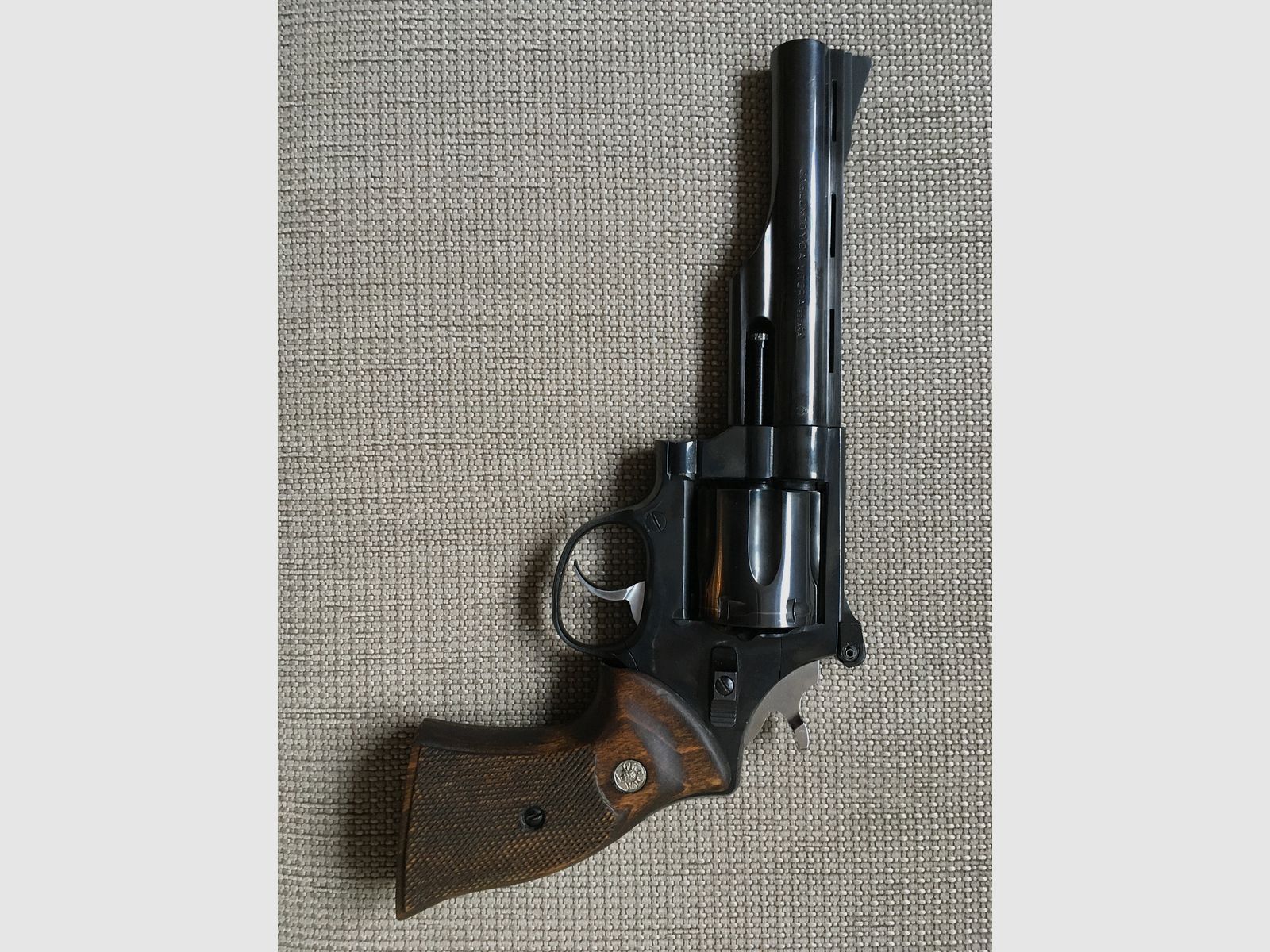 Rarität! Revolver Llama .44 Magnum