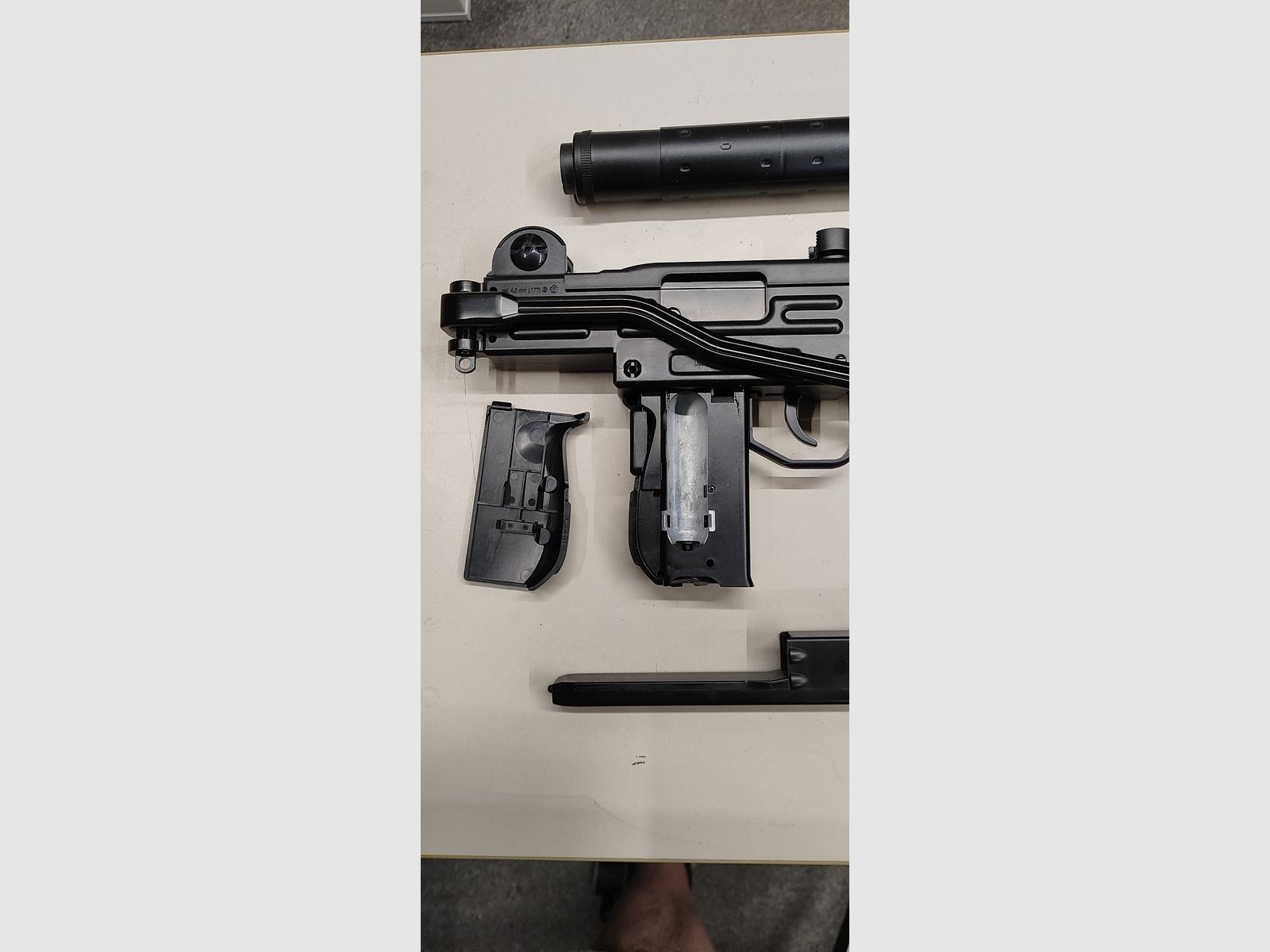 IWI UZI submachine gun CO2 4.5mm BB steel or plastic