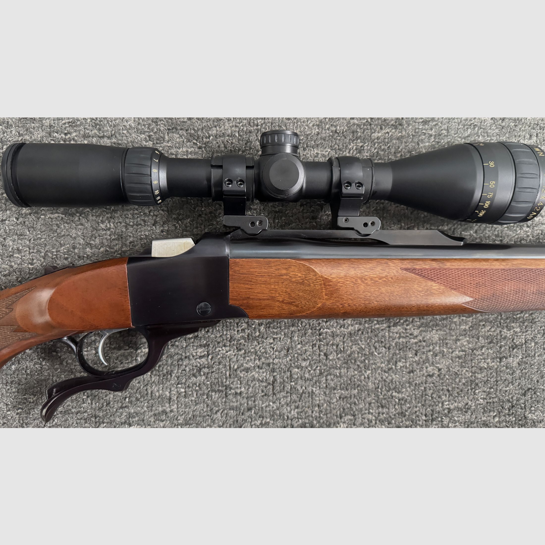 Ruger Blockbüchse No.1 jednostrzałowa karabinek .223 z 4-12x42AO