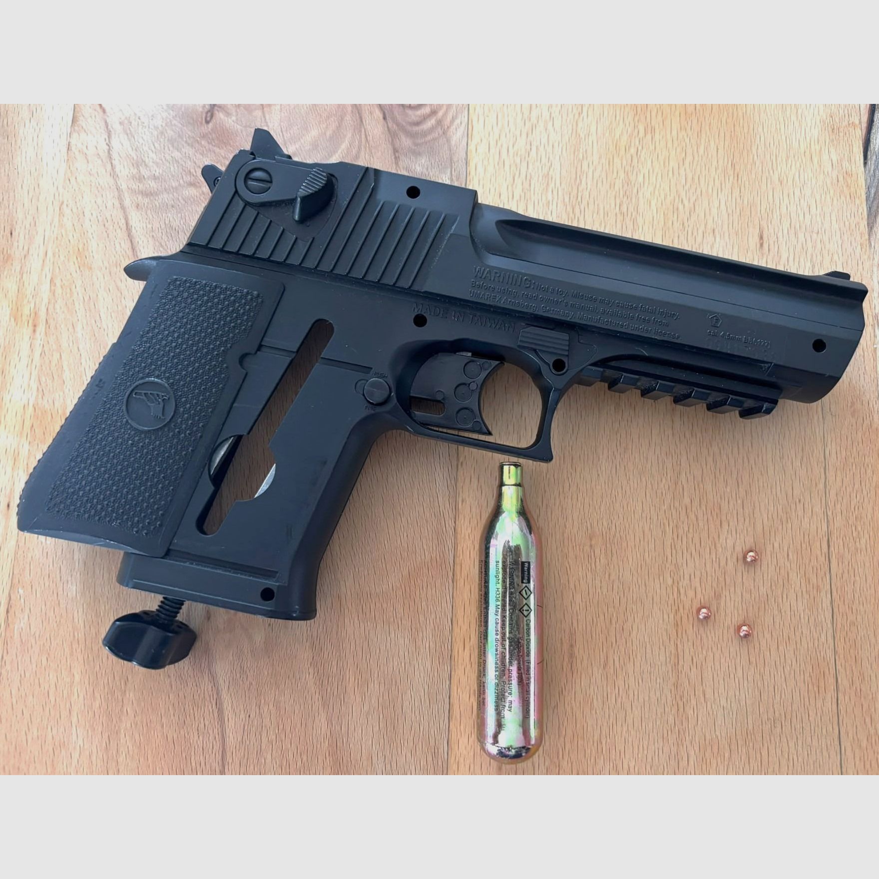 Baby Dersert Eagle 4.5 mm BB Co 2
