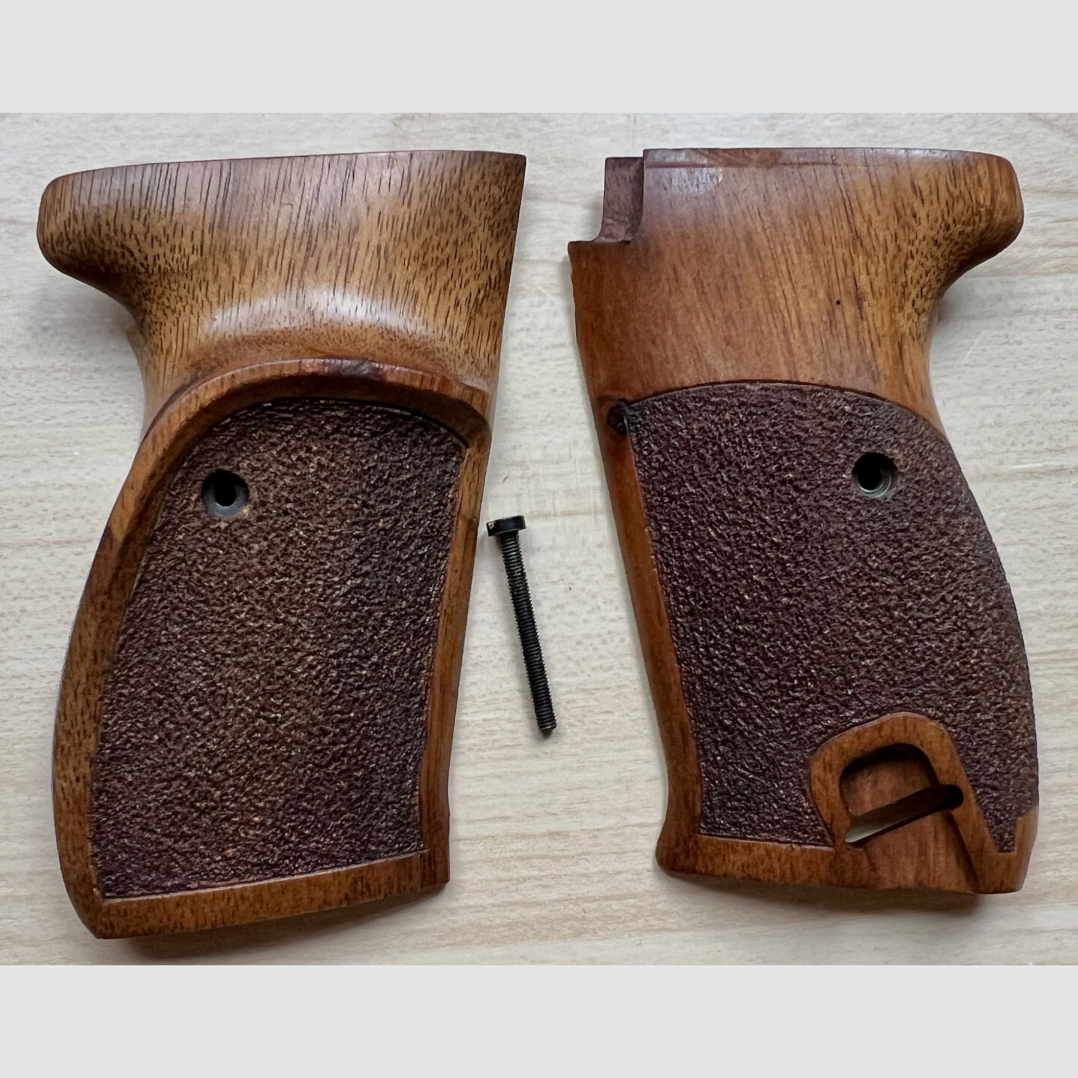 Nill grips, left, for Walther P38/P1 - BELOW dealer price!
