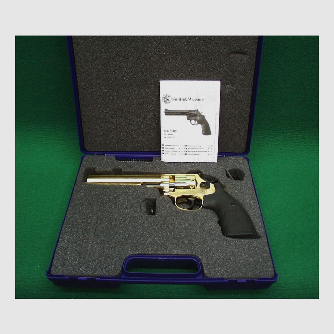 Umarex	 Smith&Wesson 686-6" Co2 Revolver, Gold Finish