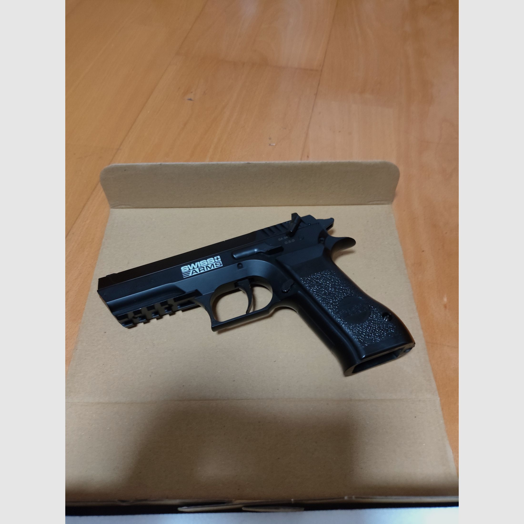 Pistola ad aria compressa CO2 Swiss Arms SA 941 cal. 4,5mm BB