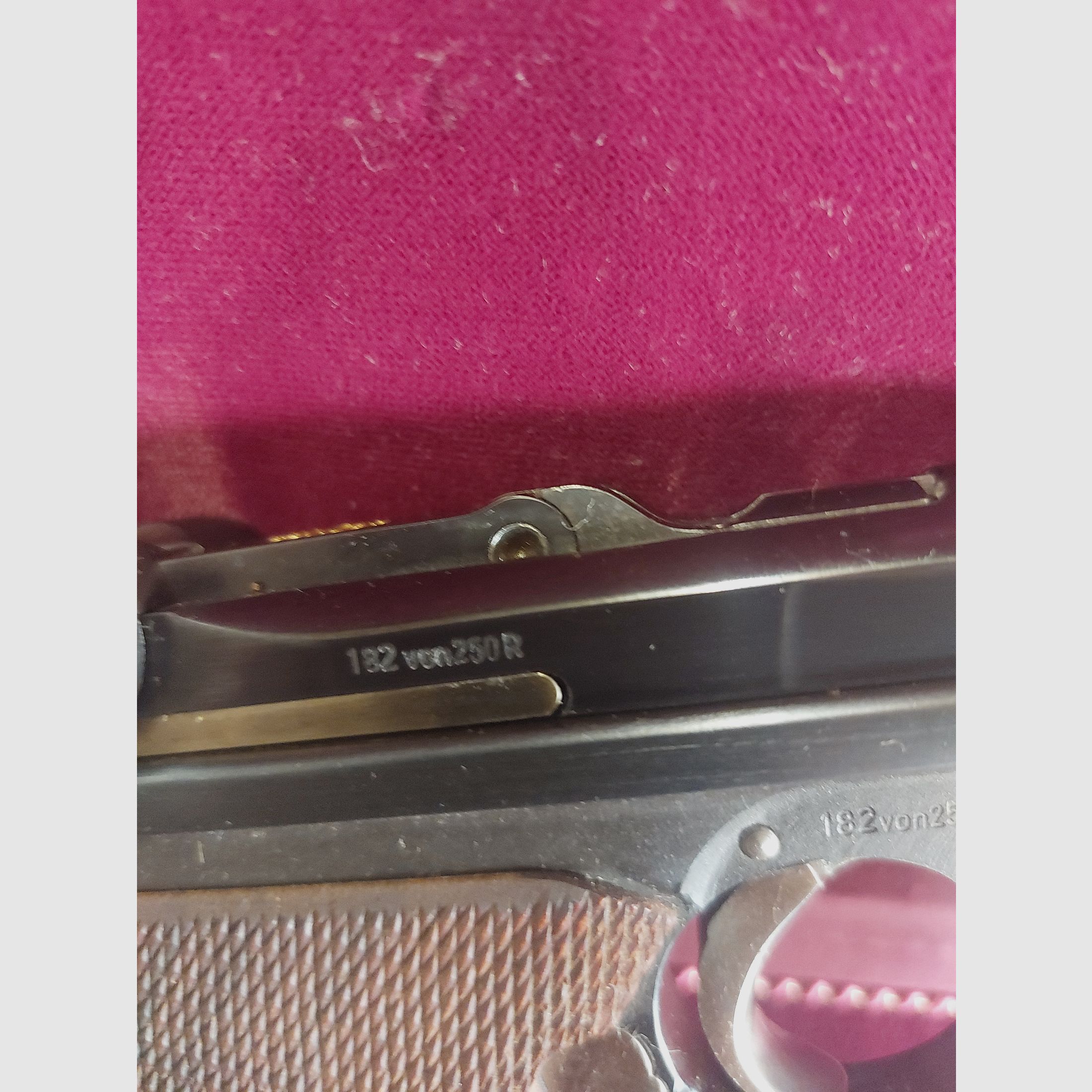 Mauser 08, model specjalny 70-lecia Parabellum, Cesarstwo, z złotymi wstawkami