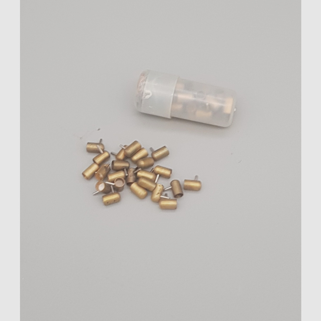Berloque Xythos Maus Pistole Knallkapseln Munition 2 mm. Kartuschen Pinfire Gun Caps Stiftfeuer