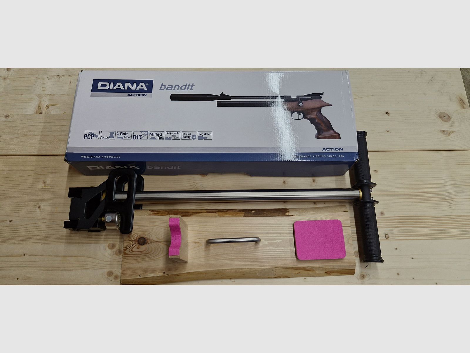 Luftpistole Diana Bandit, Pressluft, Magazin, Schalldämpfer – mit Luftpumpe, Auflage, 4,5mm-Diabolo, Ständer, Zubehör