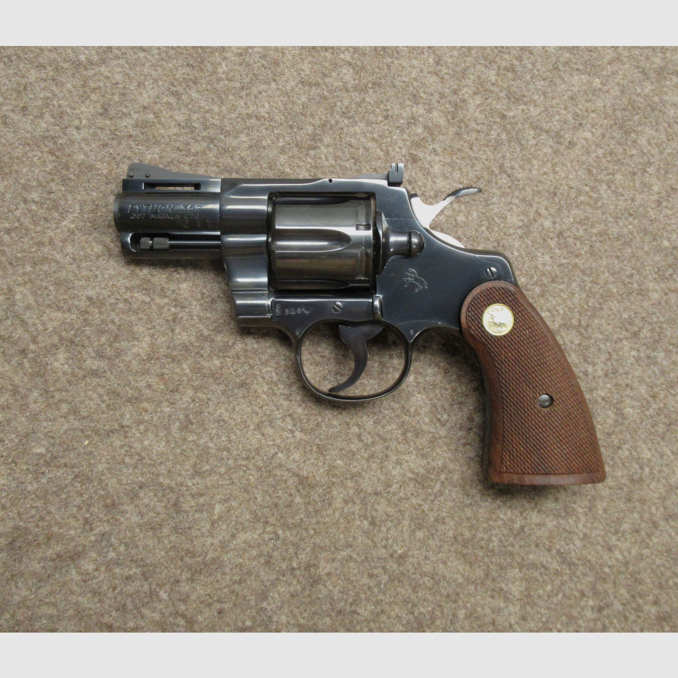 revolver COLT mod. Python 2.5" cal. .357 mag, immagine 2 di 4