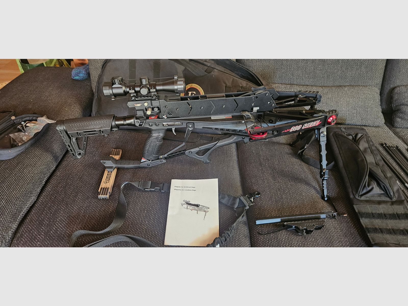 Siege 300 + magazine + bag + lots of accessories