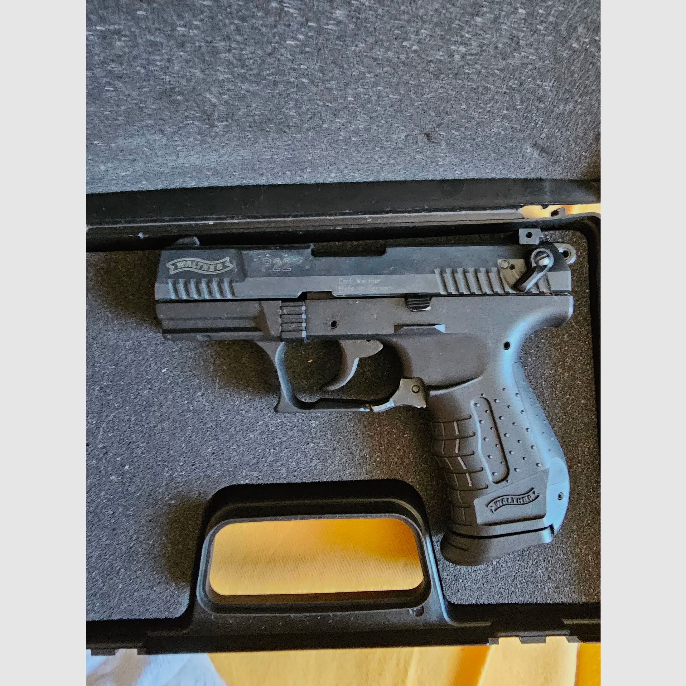 Walther P22 9mm P.A.K. schwarz inkl. 2. Magazin und Holster