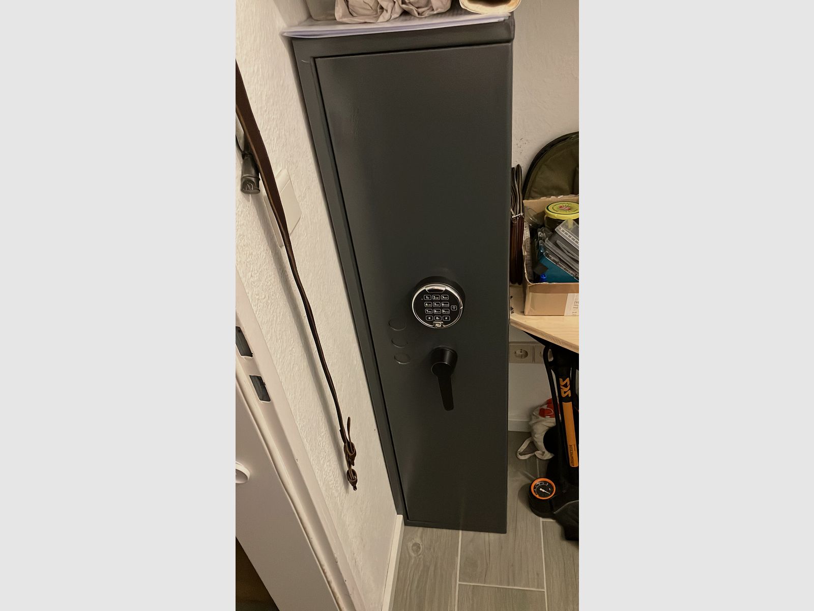 Waffenschrank mit digitalem Schloss, Klasse 0, für 4 Langwaffen