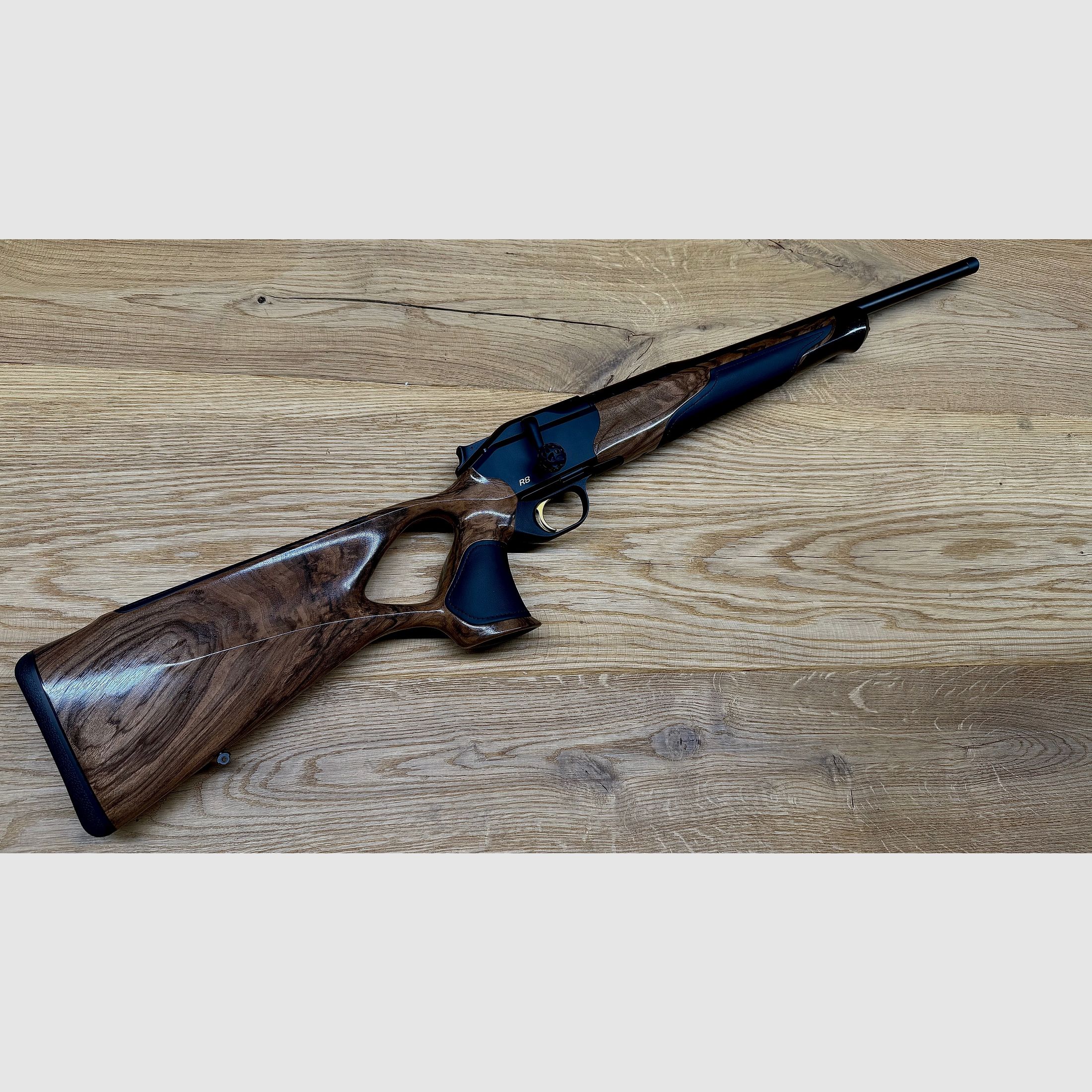 Blaser R8 Success Leder / HK 6 / Leder schwarz / Goldelemente / Standardkailber u. LL nach Wahl