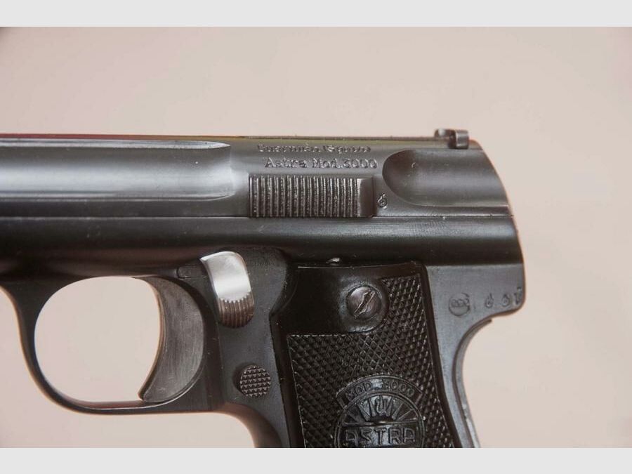 Astra mit original Schachtel Sammlerwaffe	 3000